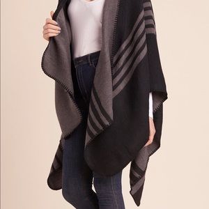Bb Dakota Reversible Poncho Scarf Black & Grey